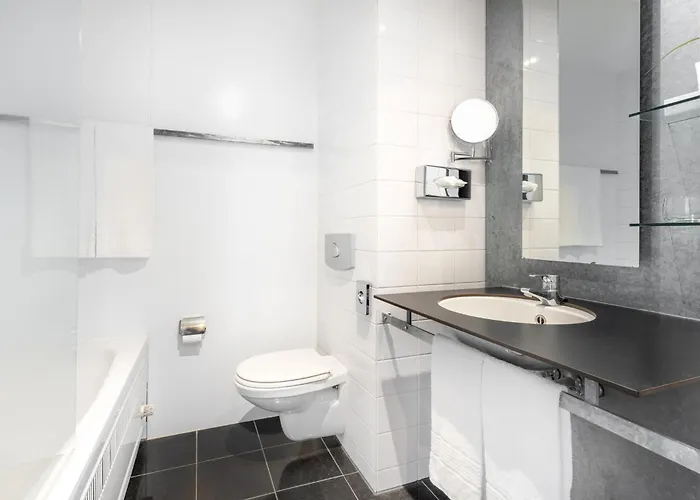 Garner By Ihg Hotel 4*