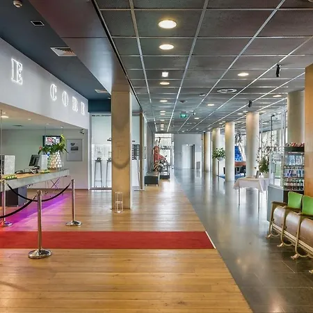 מלון Garner By Ihg 4*